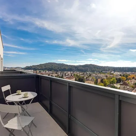 Top Floor With Magnificent Views In Siska District Apartment *